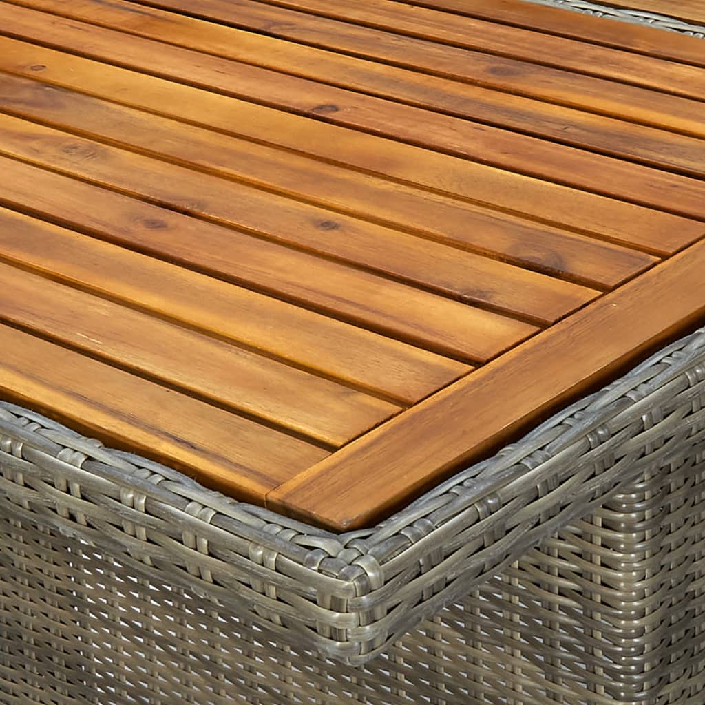 Brown Garden Table in Polyrattan and Solid Acacia