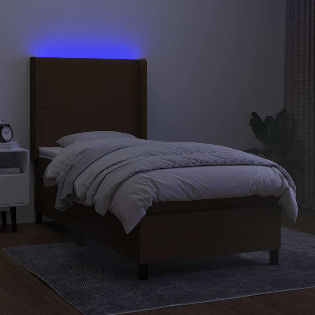 Letto a Molle Materasso e LED Marrone Scuro 90x190cm in Tessuto | homemem39