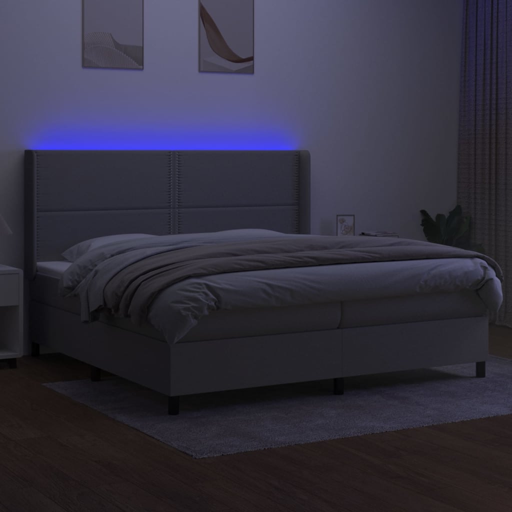 Letto a Molle Materasso e LED Grigio Chiaro 200x200 cm Tessuto - homemem39