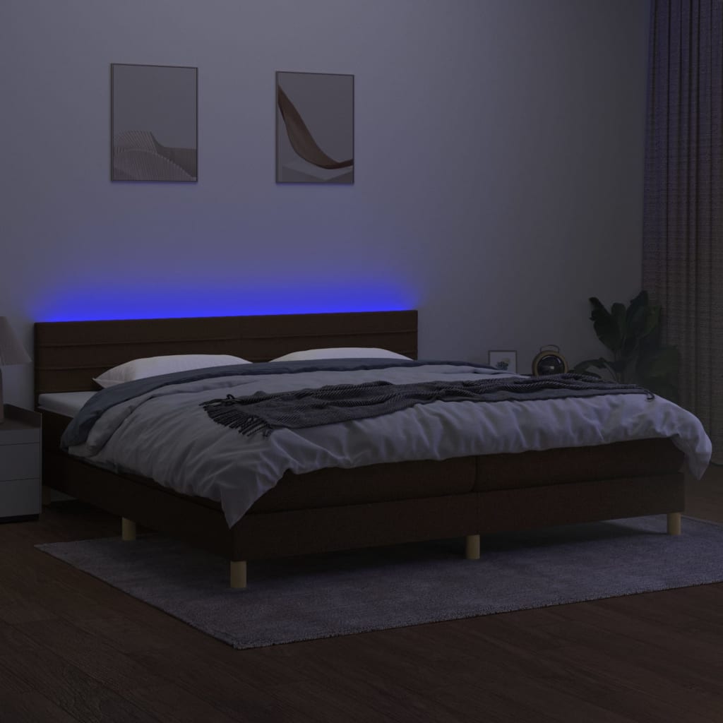Letto a Molle Materasso e LED Marronescuro 200x200cm in Tessuto - homemem39