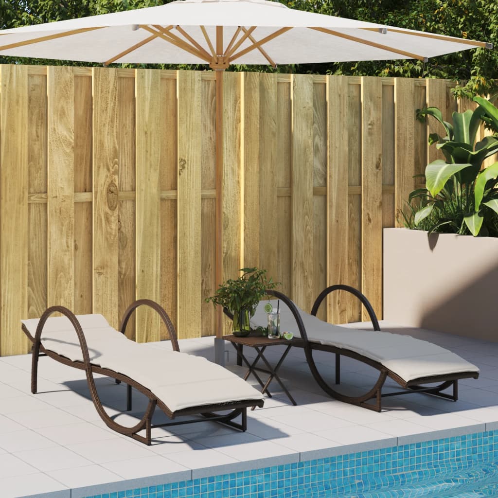 Lettini Prendisole 2 pz con Tavolino Marrone in Polyrattan - homemem39