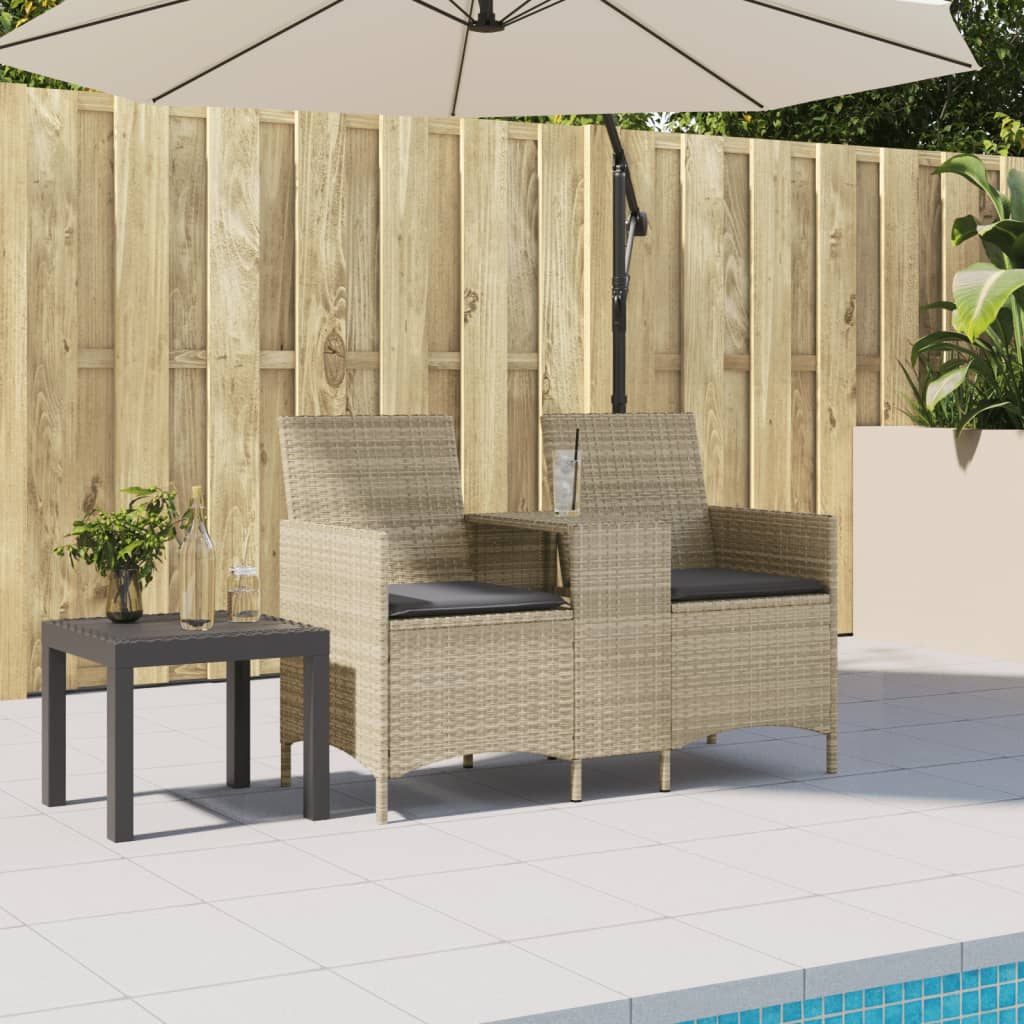 Divano 2 Posti con Tavolo e Cuscini Grigio Chiaro Polyrattan | homemem39