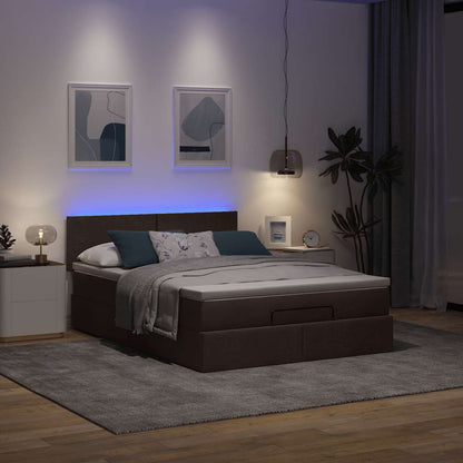 Pouf Letto con Materasso e LED Marrone Scuro 140x190 cm | homemem39
