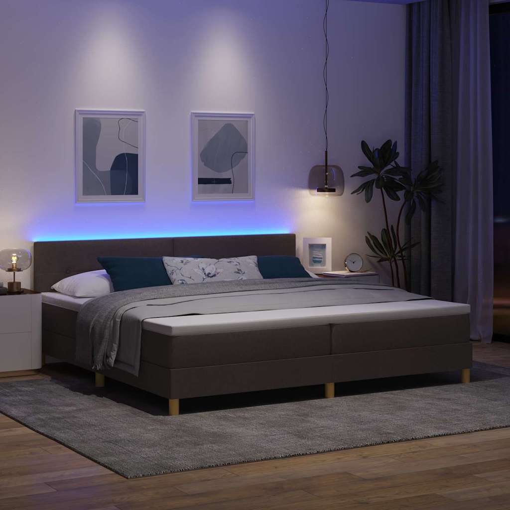 Letto a Sorgente LED Marrone Scuro 200 x 200 cm Tessuto