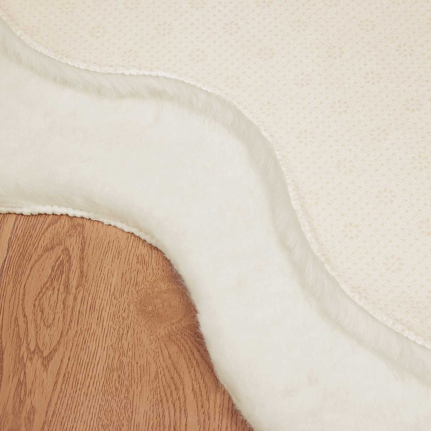 Tappeto in Pelliccia Sintetica di Coniglio Olite Crema