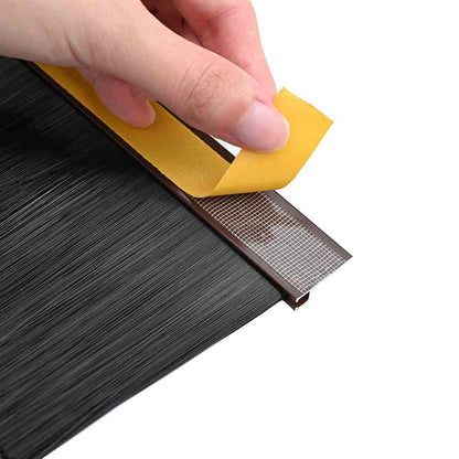 Spazzole per porte autoadesive 12 pcs Marrone 100 cm | homemem39