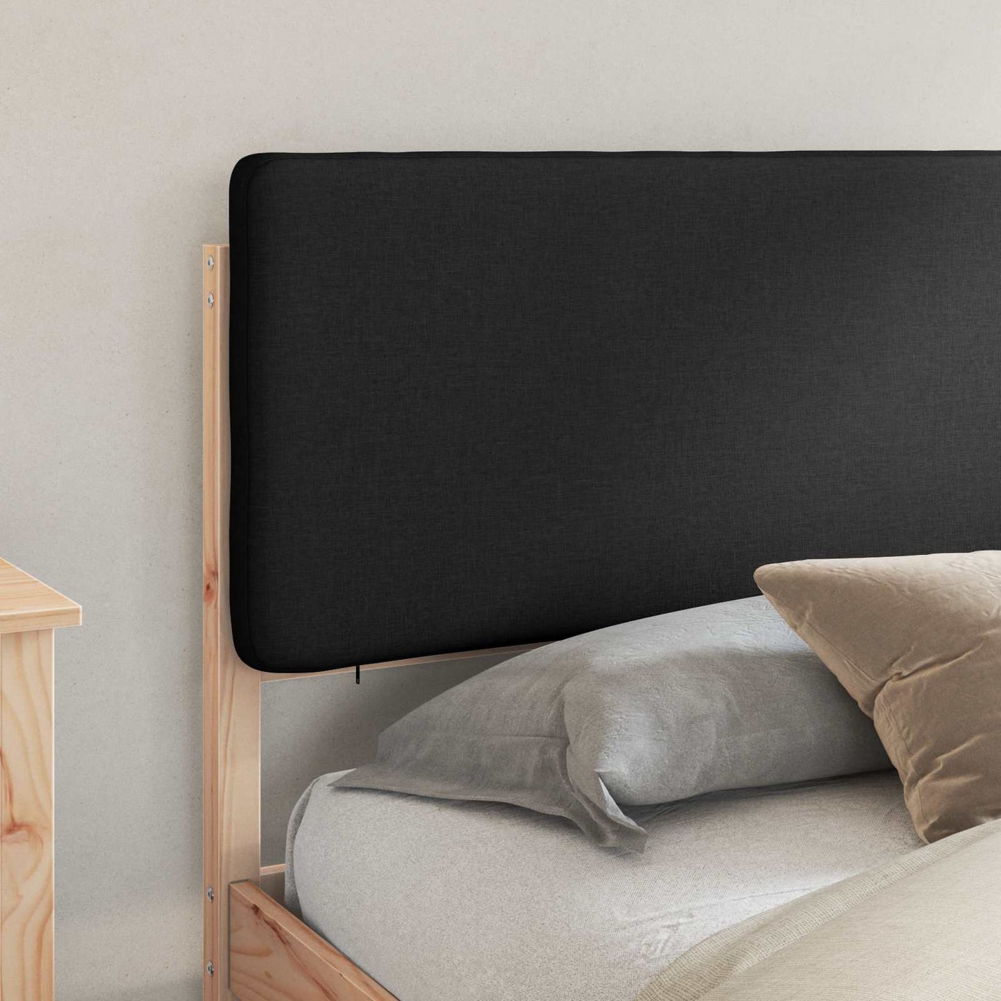 Letto con Testiera Rivestita Nero 200 x 200 cm Pino massello | homemem39