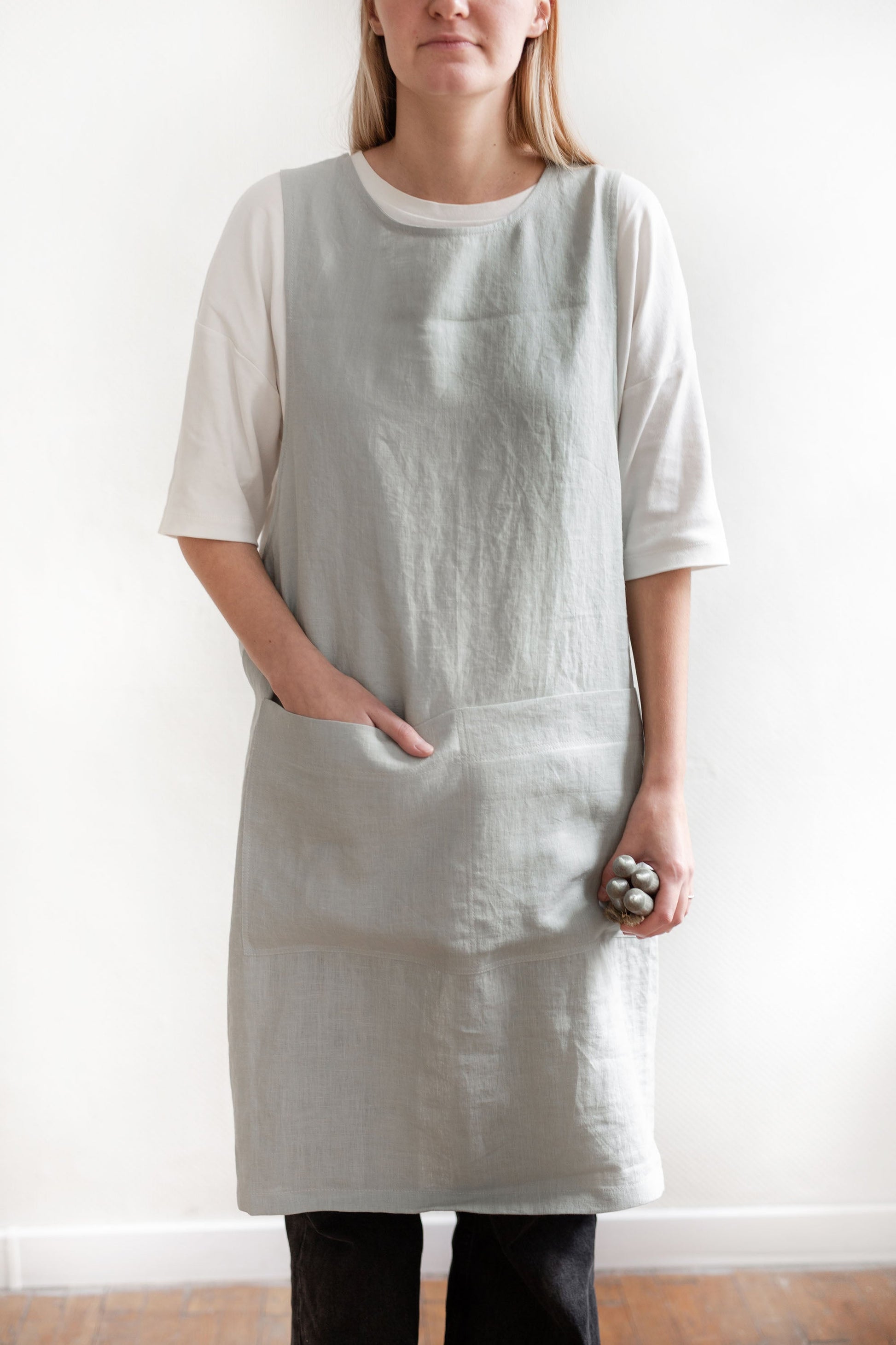 Pinafore linen apron - homemem39